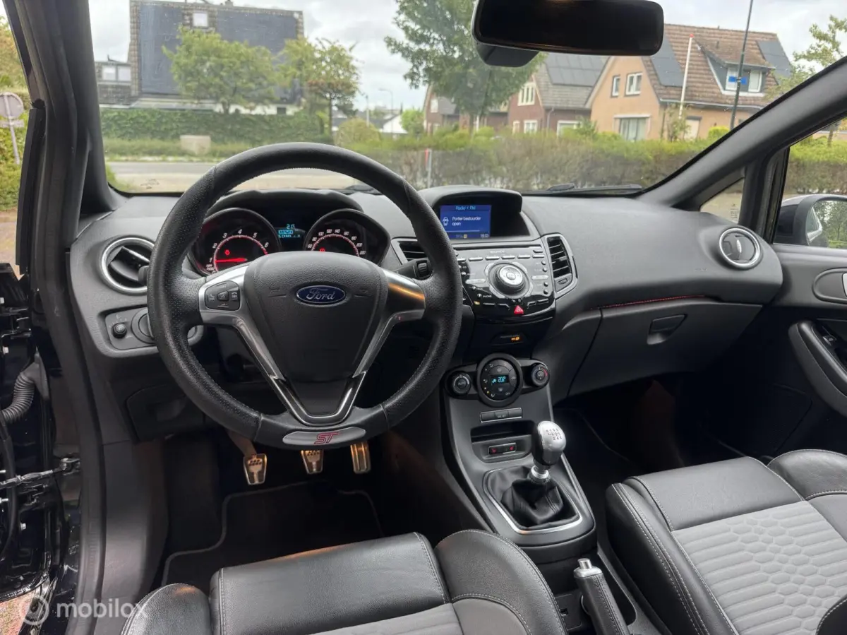 1.6 ST 134KW/STLVW/PDC/NAVI/CAMERA/LMV/KEYLESS