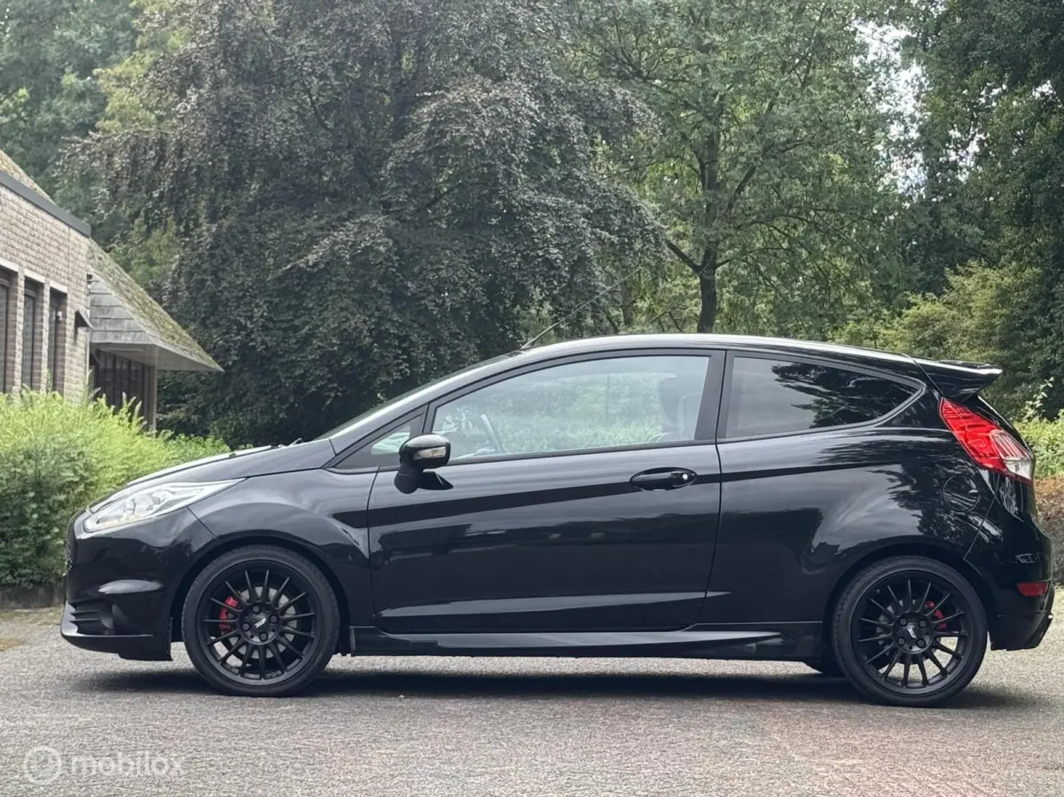 1.6 ST 134KW/STLVW/PDC/NAVI/CAMERA/LMV/KEYLESS