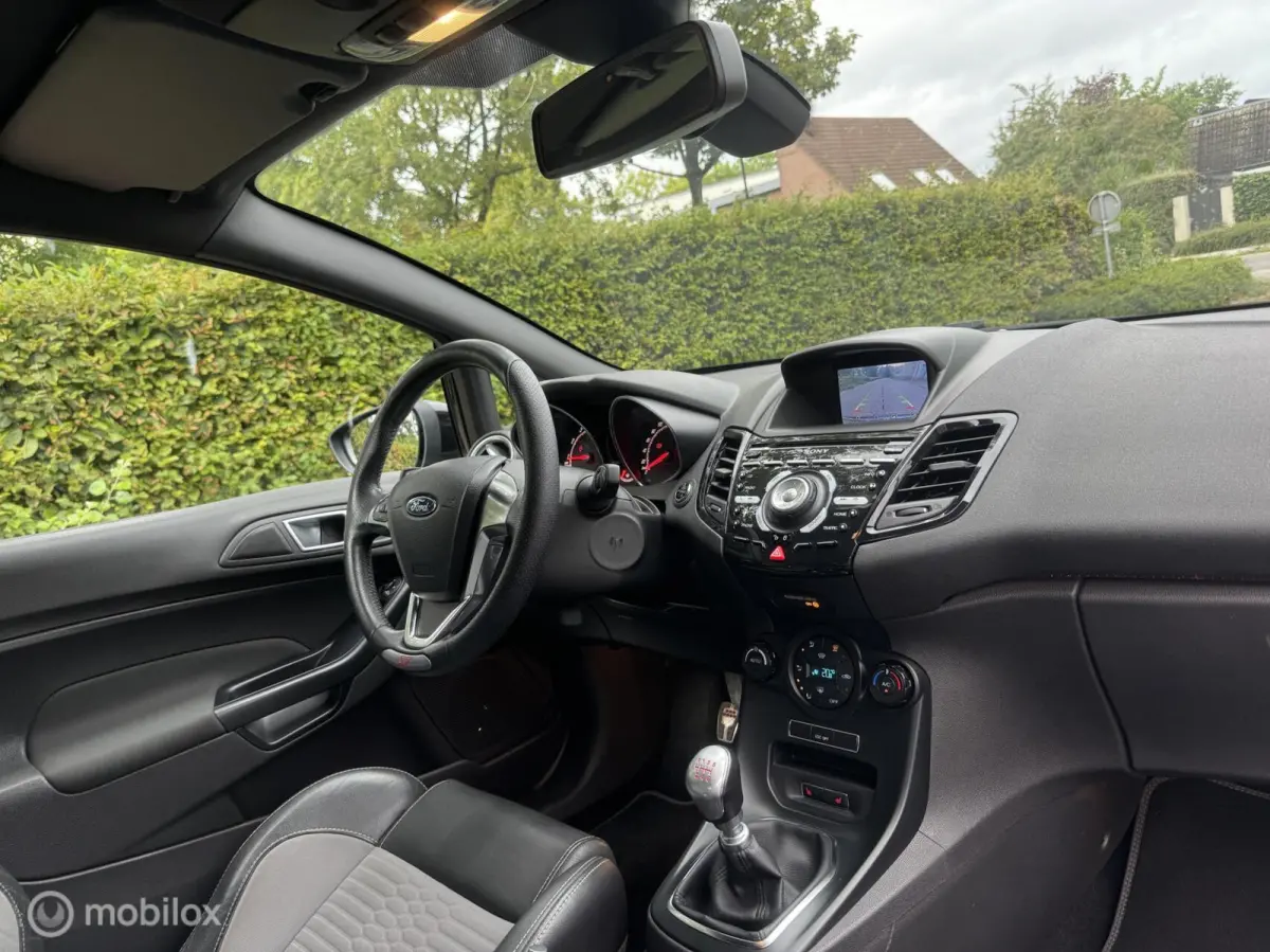 1.6 ST 134KW/STLVW/PDC/NAVI/CAMERA/LMV/KEYLESS