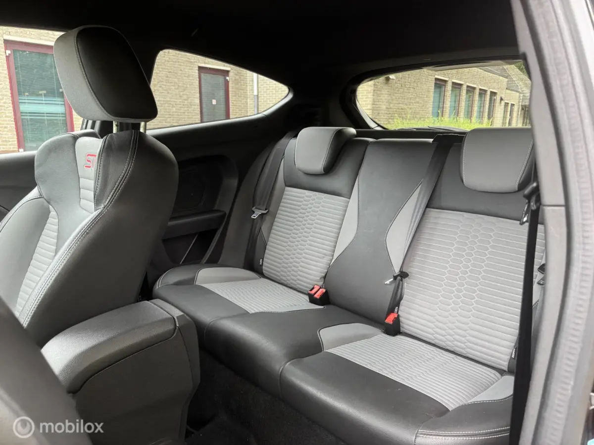 1.6 ST 134KW/STLVW/PDC/NAVI/CAMERA/LMV/KEYLESS