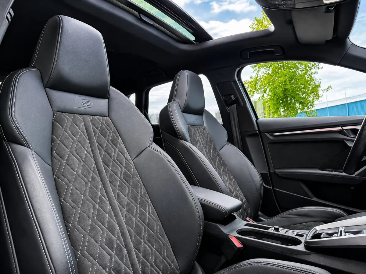 2.0 TFSI S3 Quattro 310PK | Pano | B&O | Head-Up | Alcantara RS Seats | Keyless | Digital Dash | Memory | Carplay | Matrix Led | ACC | Lane Assist | Ambient Sfeerverlichting | Dodehoek Detec