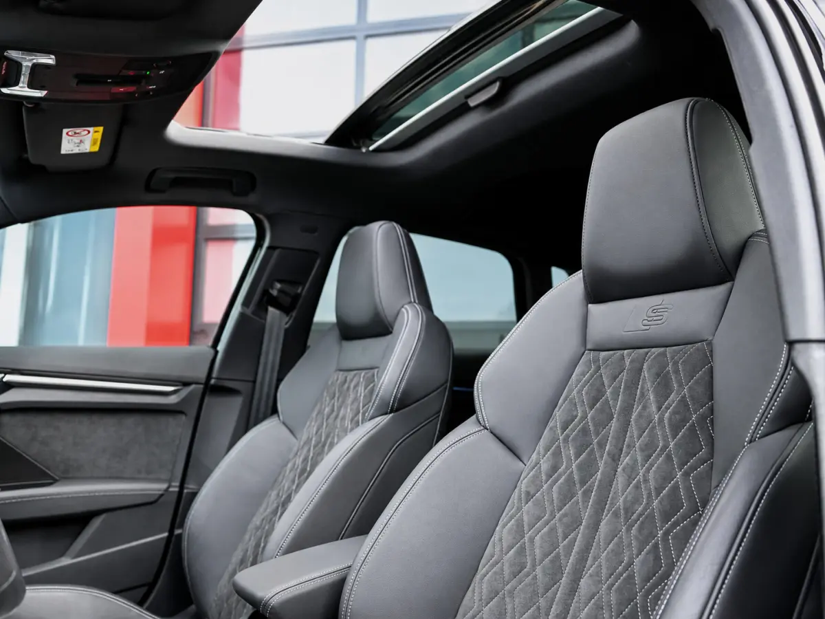 2.0 TFSI S3 Quattro 310PK | Pano | B&O | Head-Up | Alcantara RS Seats | Keyless | Digital Dash | Memory | Carplay | Matrix Led | ACC | Lane Assist | Ambient Sfeerverlichting | Dodehoek Detec
