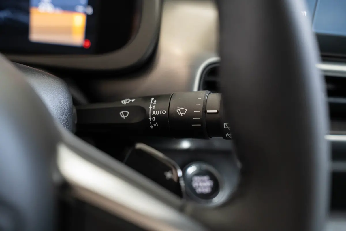 1.2 e-Hybrid Summit | Tot 8 Jaar Garantie | Voorruit verwarming | Camera | Navigatie | Keyless | Stoelverwarming |