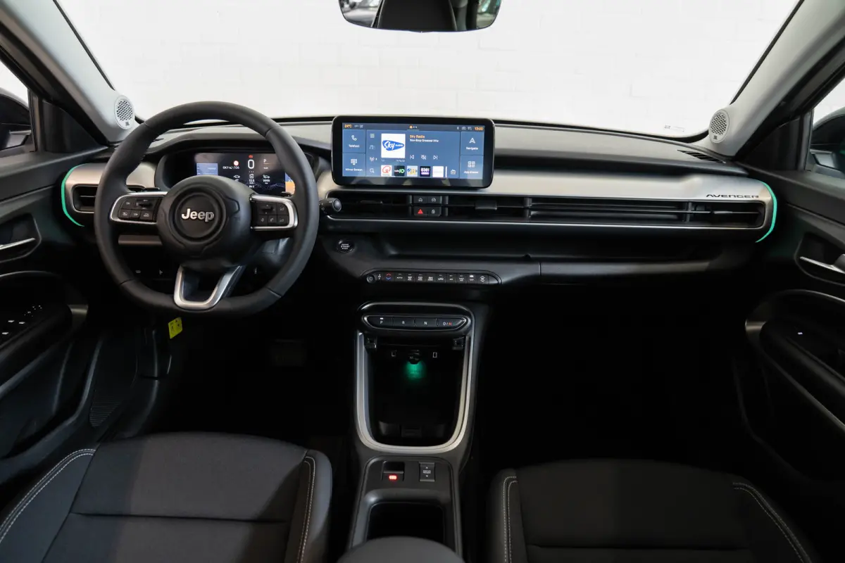 1.2 e-Hybrid Summit | Tot 8 Jaar Garantie | Voorruit verwarming | Camera | Navigatie | Keyless | Stoelverwarming |