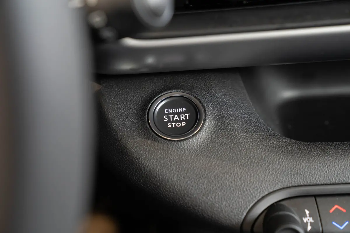 1.2 e-Hybrid Summit | Tot 8 Jaar Garantie | Voorruit verwarming | Camera | Navigatie | Keyless | Stoelverwarming |