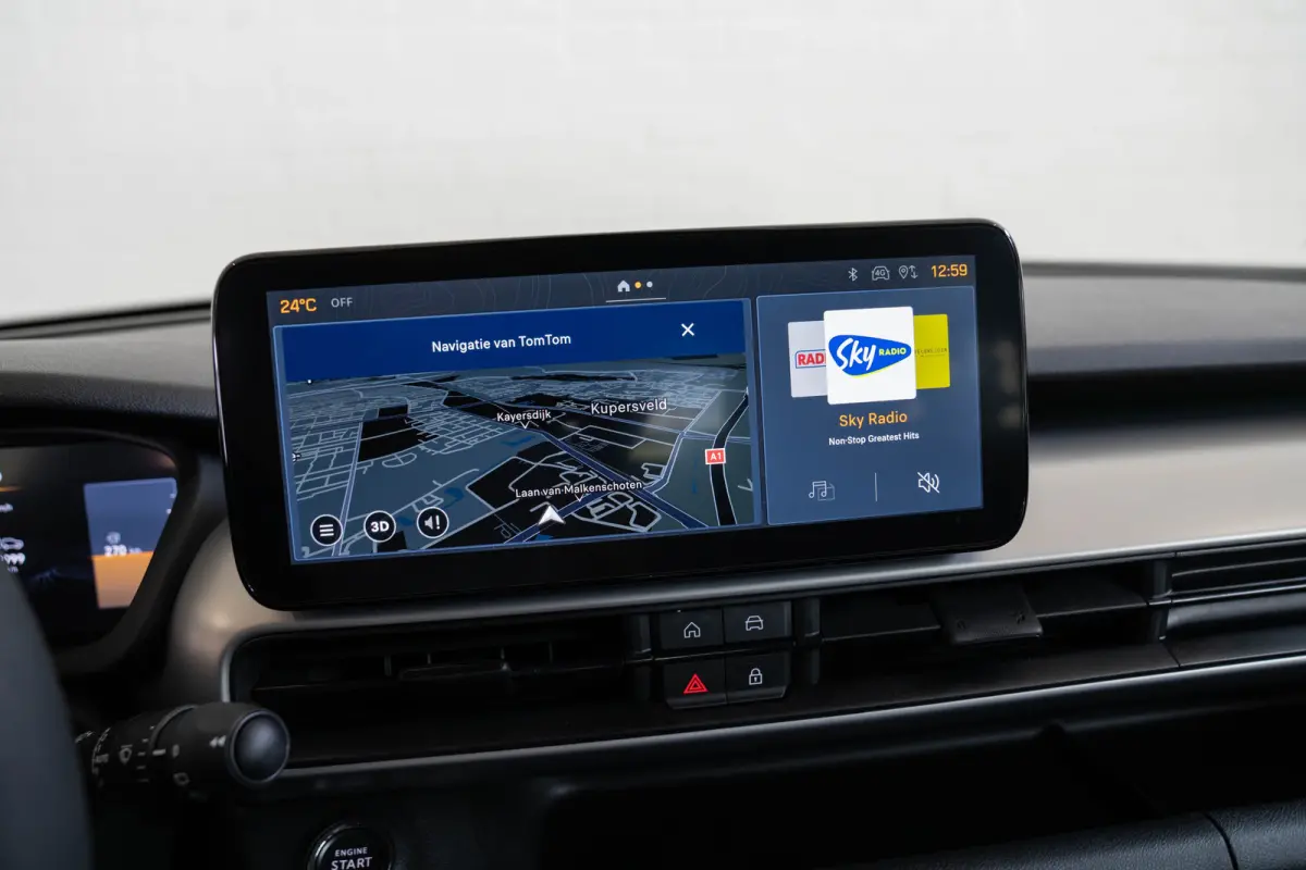 1.2 e-Hybrid Summit | Tot 8 Jaar Garantie | Voorruit verwarming | Camera | Navigatie | Keyless | Stoelverwarming |