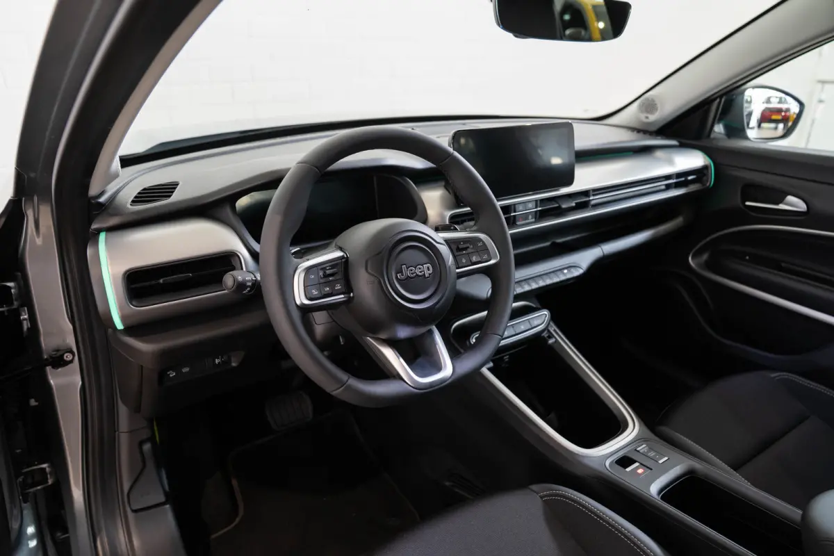 1.2 e-Hybrid Summit | Tot 8 Jaar Garantie | Voorruit verwarming | Camera | Navigatie | Keyless | Stoelverwarming |
