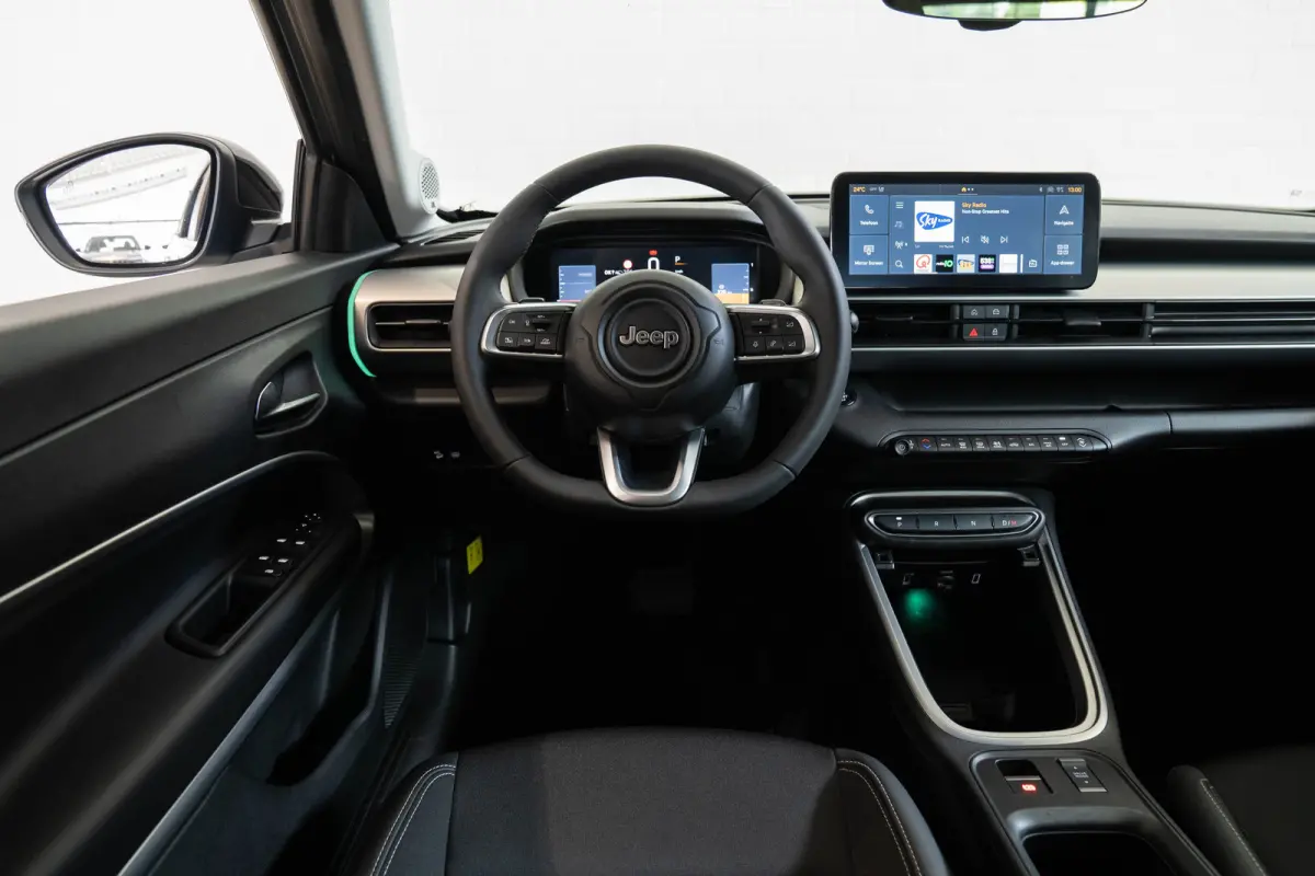 1.2 e-Hybrid Summit | Tot 8 Jaar Garantie | Voorruit verwarming | Camera | Navigatie | Keyless | Stoelverwarming |