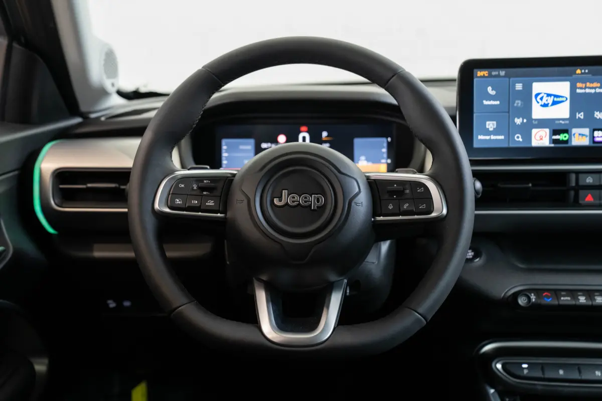 1.2 e-Hybrid Summit | Tot 8 Jaar Garantie | Voorruit verwarming | Camera | Navigatie | Keyless | Stoelverwarming |