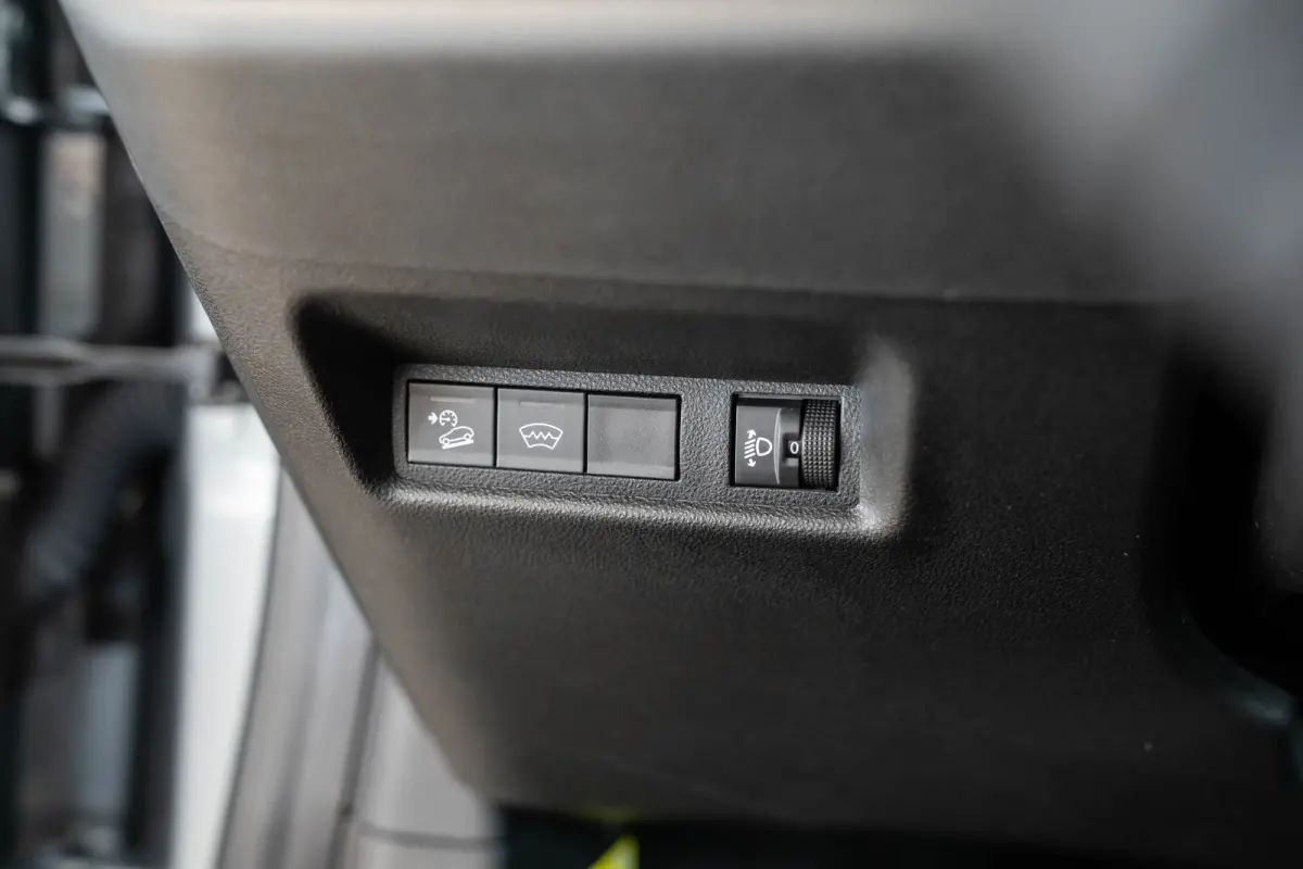 1.2 e-Hybrid Summit | Tot 8 Jaar Garantie | Voorruit verwarming | Camera | Navigatie | Keyless | Stoelverwarming |