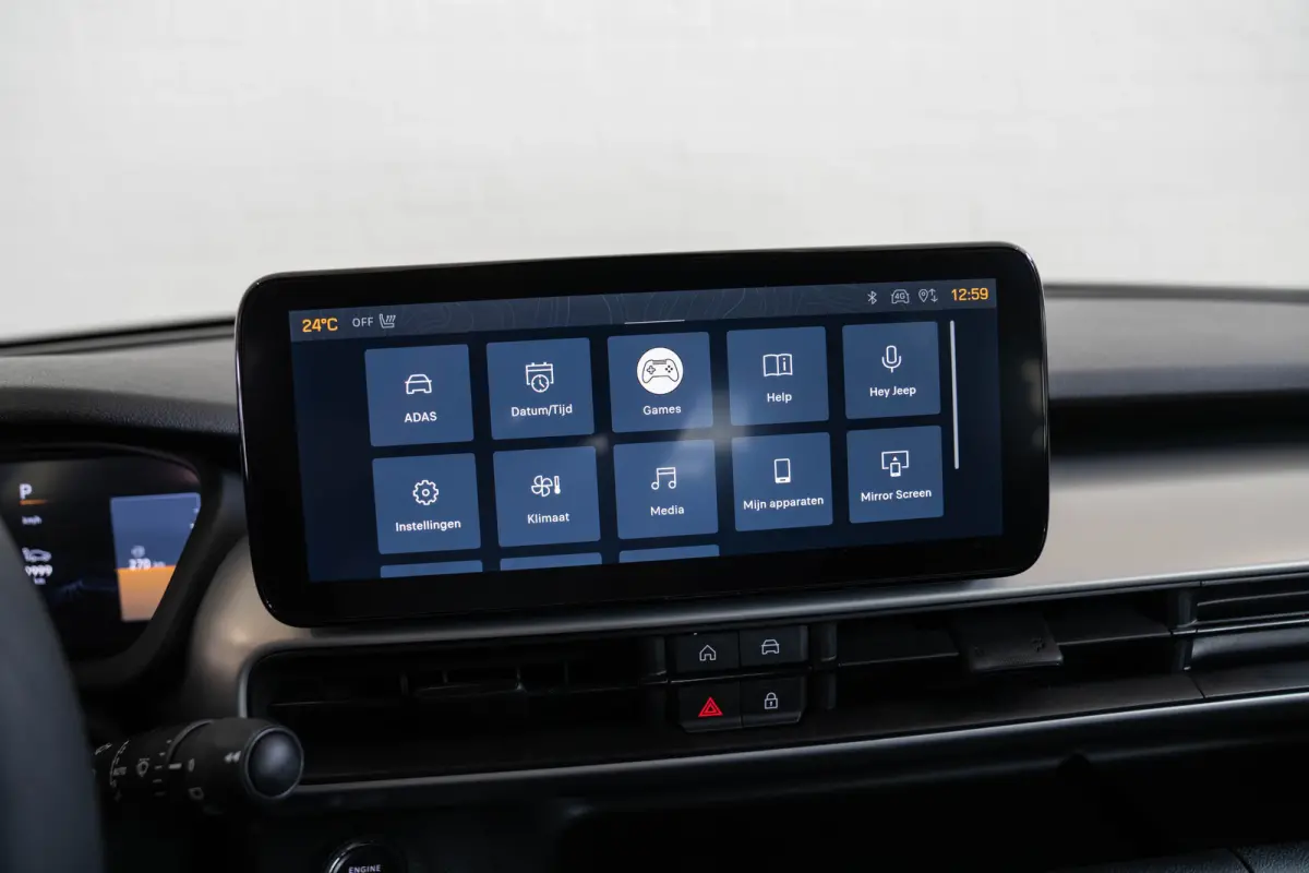 1.2 e-Hybrid Summit | Tot 8 Jaar Garantie | Voorruit verwarming | Camera | Navigatie | Keyless | Stoelverwarming |