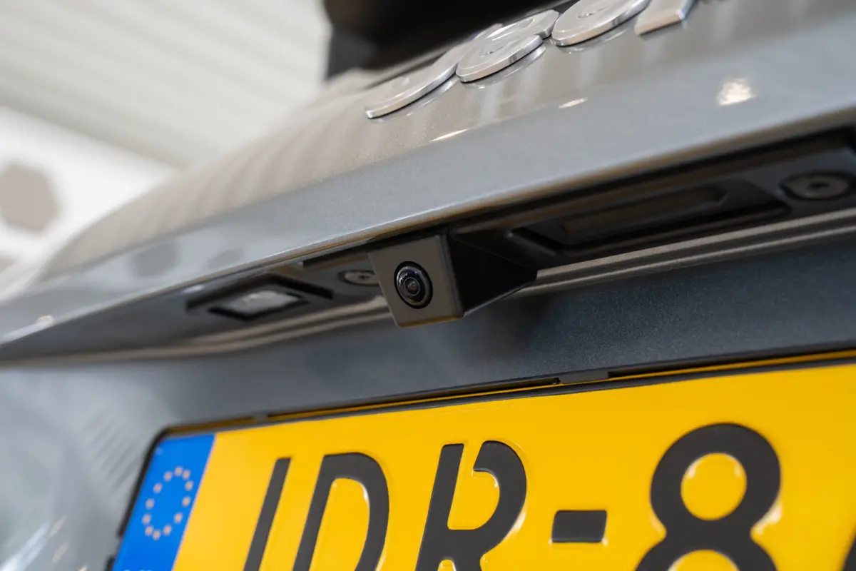 1.2 e-Hybrid Summit | Tot 8 Jaar Garantie | Voorruit verwarming | Camera | Navigatie | Keyless | Stoelverwarming |