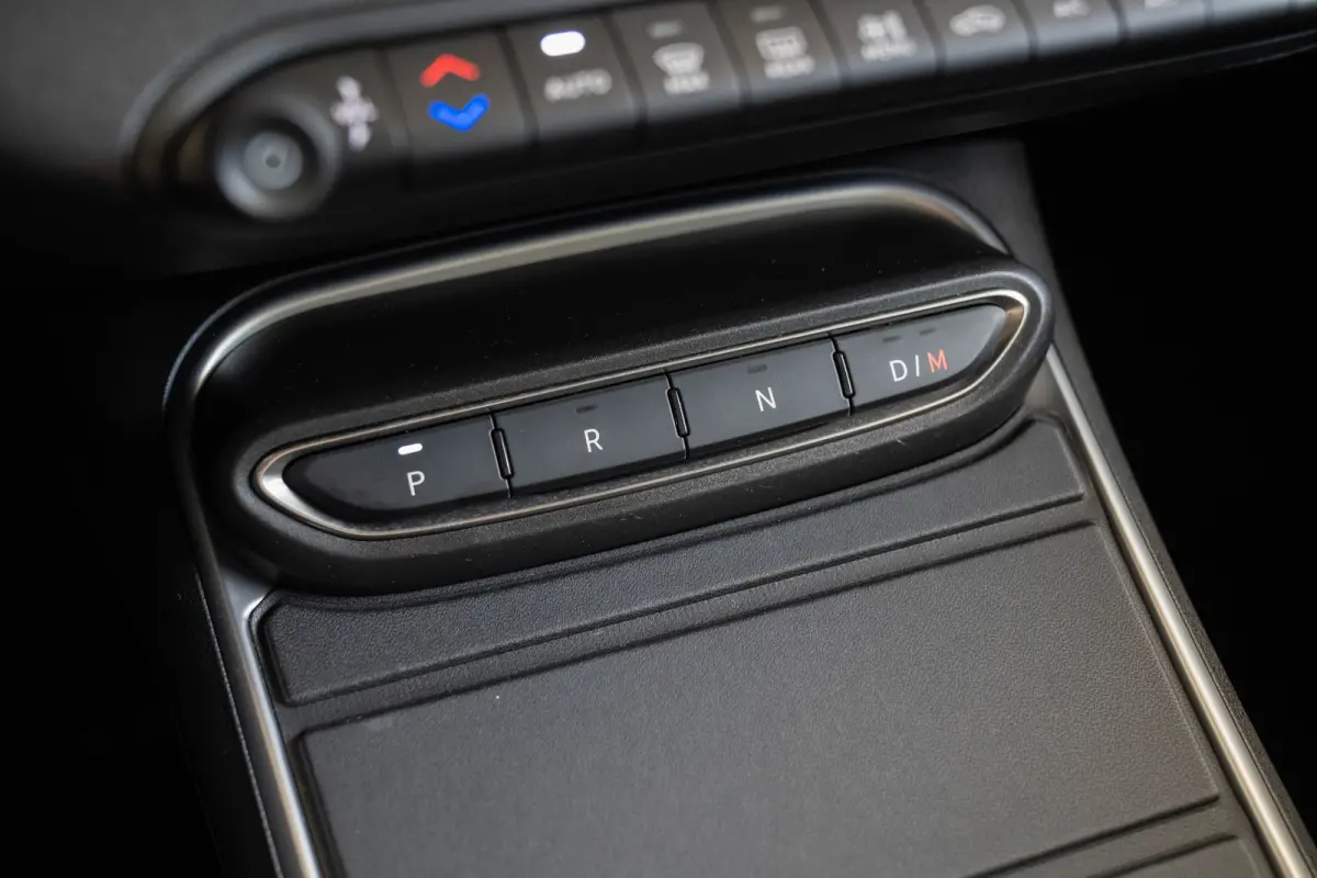 1.2 e-Hybrid Summit | Navigatie | Camera | Keyless | Elektrische Achterklep | Stoelverwarming | Verwarmd voorraam | Apple Carplay & Android Auto |