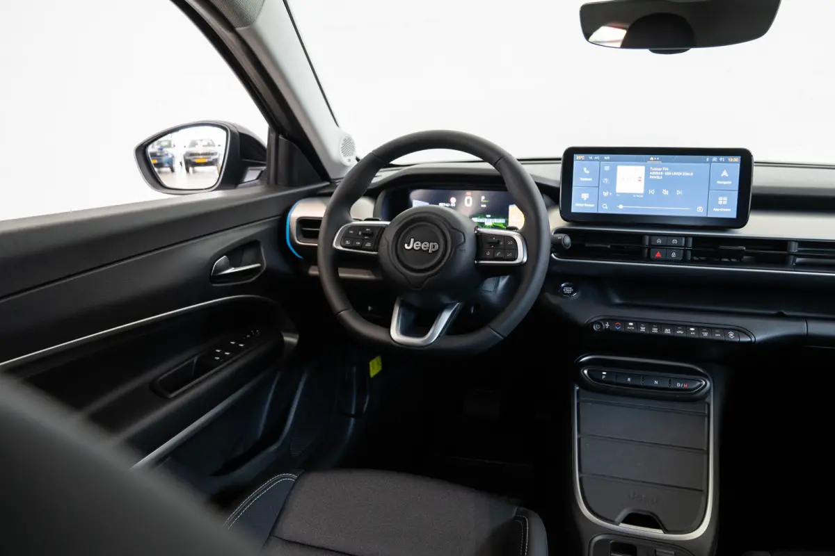 1.2 e-Hybrid Summit | Navigatie | Camera | Keyless | Elektrische Achterklep | Stoelverwarming | Verwarmd voorraam | Apple Carplay & Android Auto |