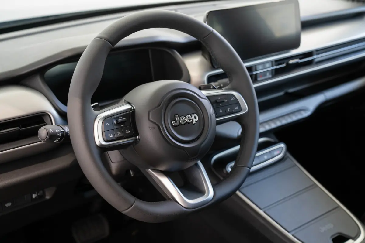 1.2 e-Hybrid Summit | Navigatie | Camera | Keyless | Elektrische Achterklep | Stoelverwarming | Verwarmd voorraam | Apple Carplay & Android Auto |