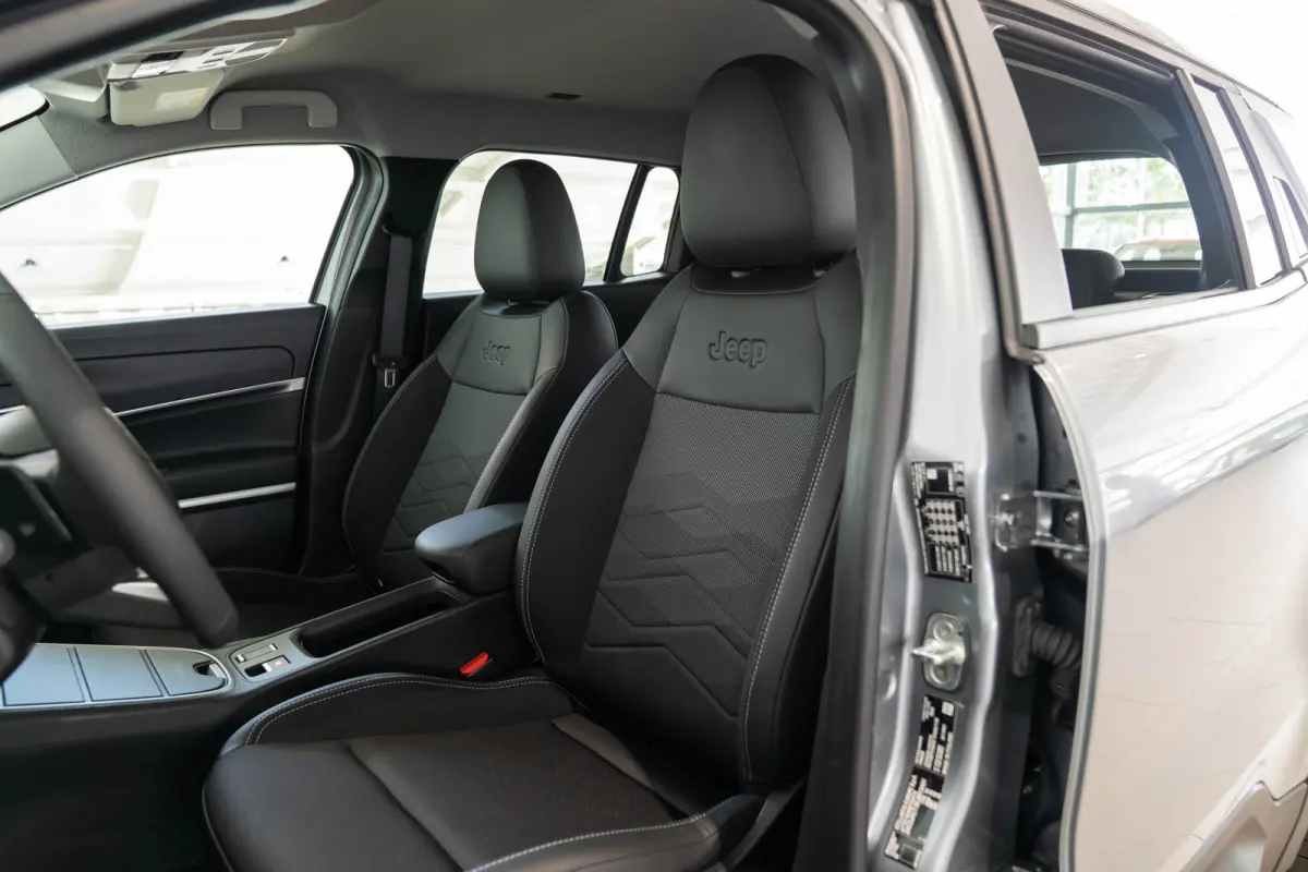 1.2 e-Hybrid Summit | Navigatie | Camera | Keyless | Elektrische Achterklep | Stoelverwarming | Verwarmd voorraam | Apple Carplay & Android Auto |