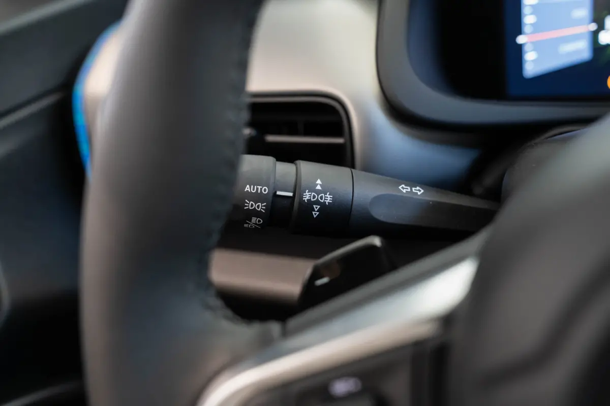 1.2 e-Hybrid Summit | Navigatie | Camera | Keyless | Elektrische Achterklep | Stoelverwarming | Verwarmd voorraam | Apple Carplay & Android Auto |