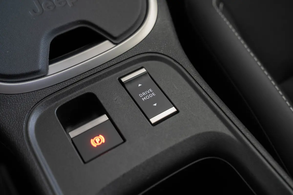 1.2 e-Hybrid Summit | Navigatie | Camera | Keyless | Elektrische Achterklep | Stoelverwarming | Verwarmd voorraam | Apple Carplay & Android Auto |