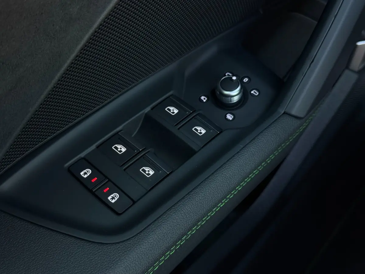2.5 TFSI RS3 Quattro / Keramisch / Hulk / Carbon / Massage / Pano / Memory / B&O / Carplay / Lane / Garantie /