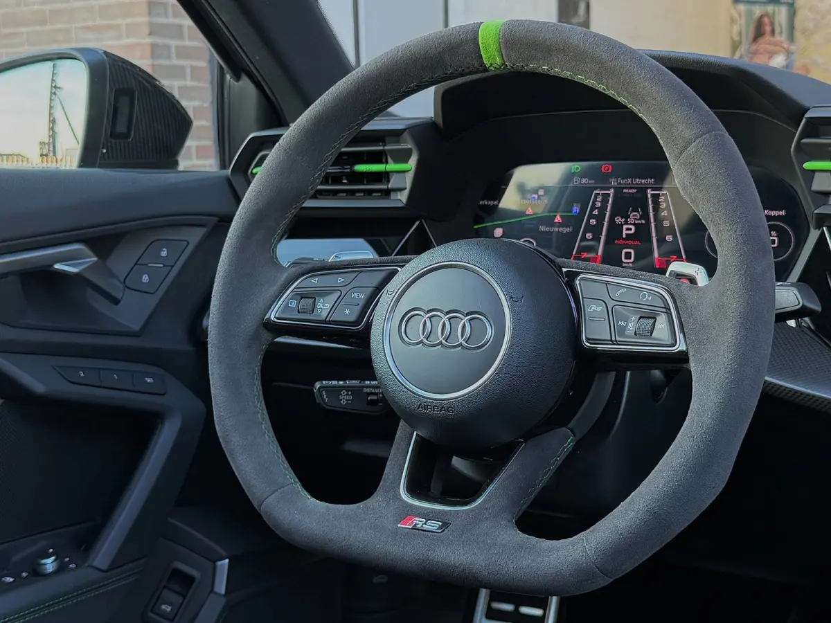 2.5 TFSI RS3 Quattro / Keramisch / Hulk / Carbon / Massage / Pano / Memory / B&O / Carplay / Lane / Garantie /