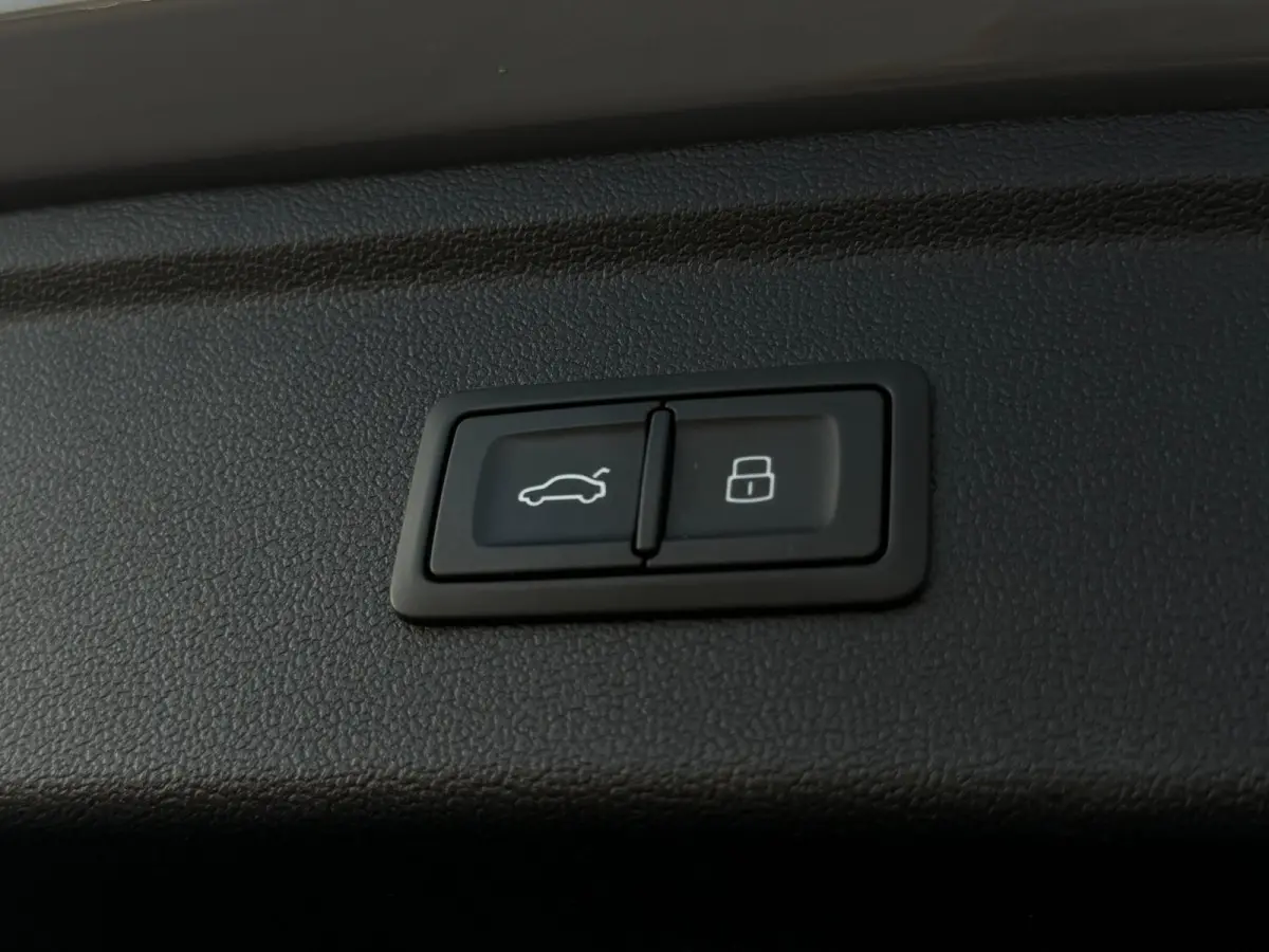 2.5 TFSI RS3 Quattro / Keramisch / Hulk / Carbon / Massage / Pano / Memory / B&O / Carplay / Lane / Garantie /