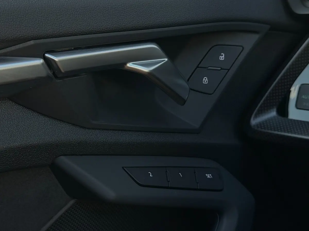 2.5 TFSI RS3 Quattro / Keramisch / Hulk / Carbon / Massage / Pano / Memory / B&O / Carplay / Lane / Garantie /