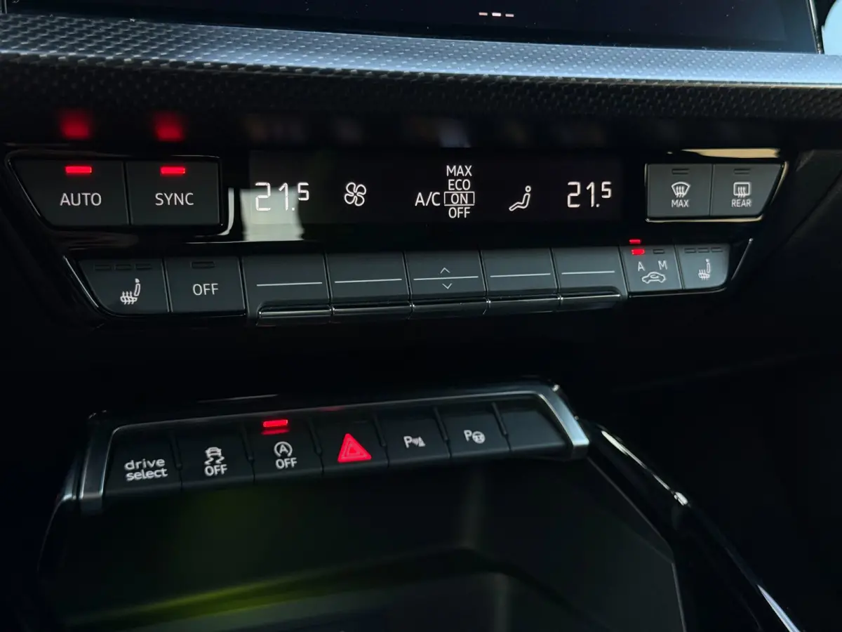 2.5 TFSI RS3 Quattro / Keramisch / Hulk / Carbon / Massage / Pano / Memory / B&O / Carplay / Lane / Garantie /
