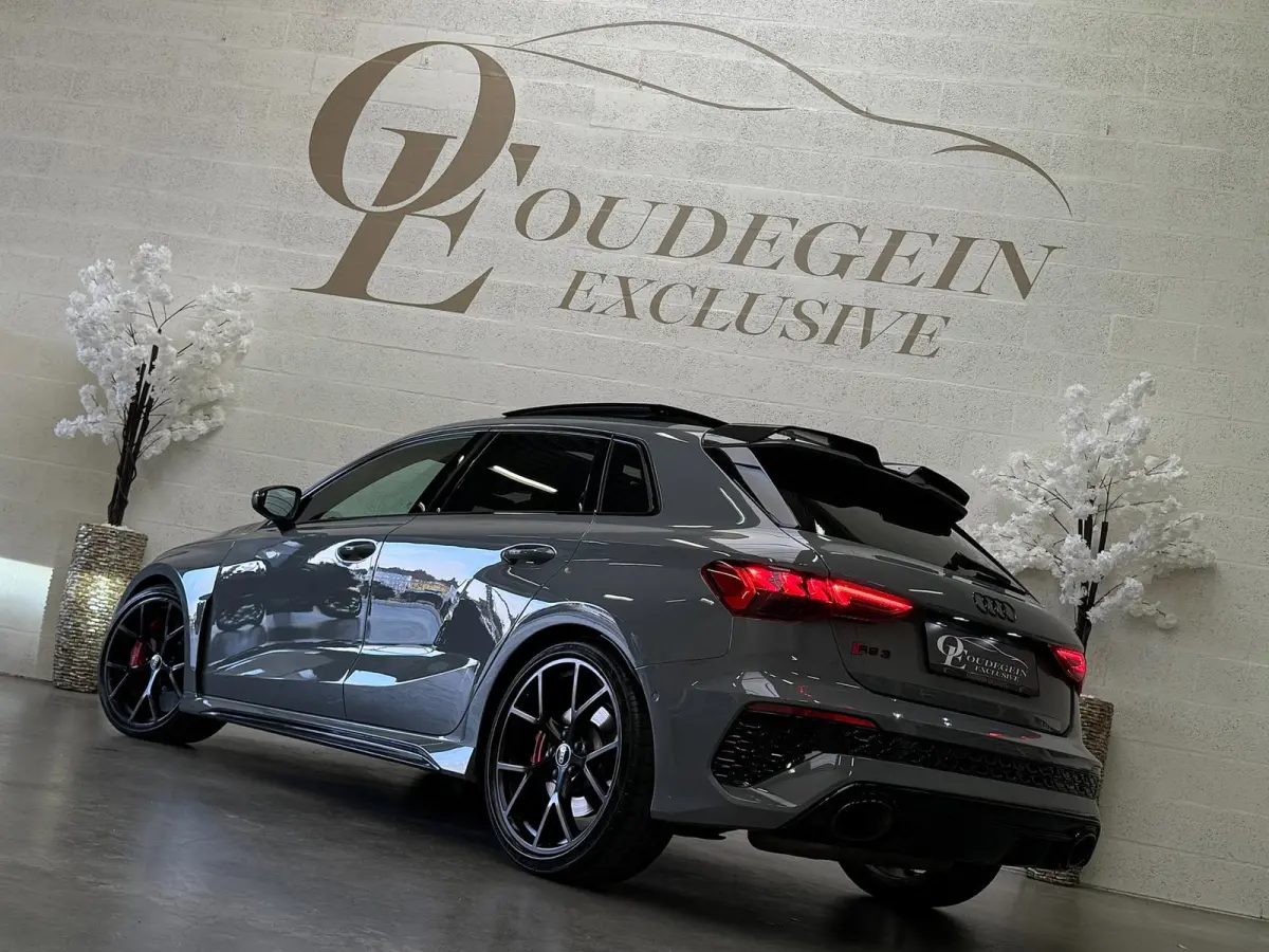 2.5 TFSI RS3 Quattro / Keramisch / Hulk / Carbon / Massage / Pano / Memory / B&O / Carplay / Lane / Garantie /