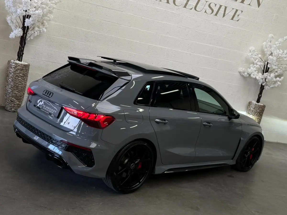 2.5 TFSI RS3 Quattro / Keramisch / Hulk / Carbon / Massage / Pano / Memory / B&O / Carplay / Lane / Garantie /