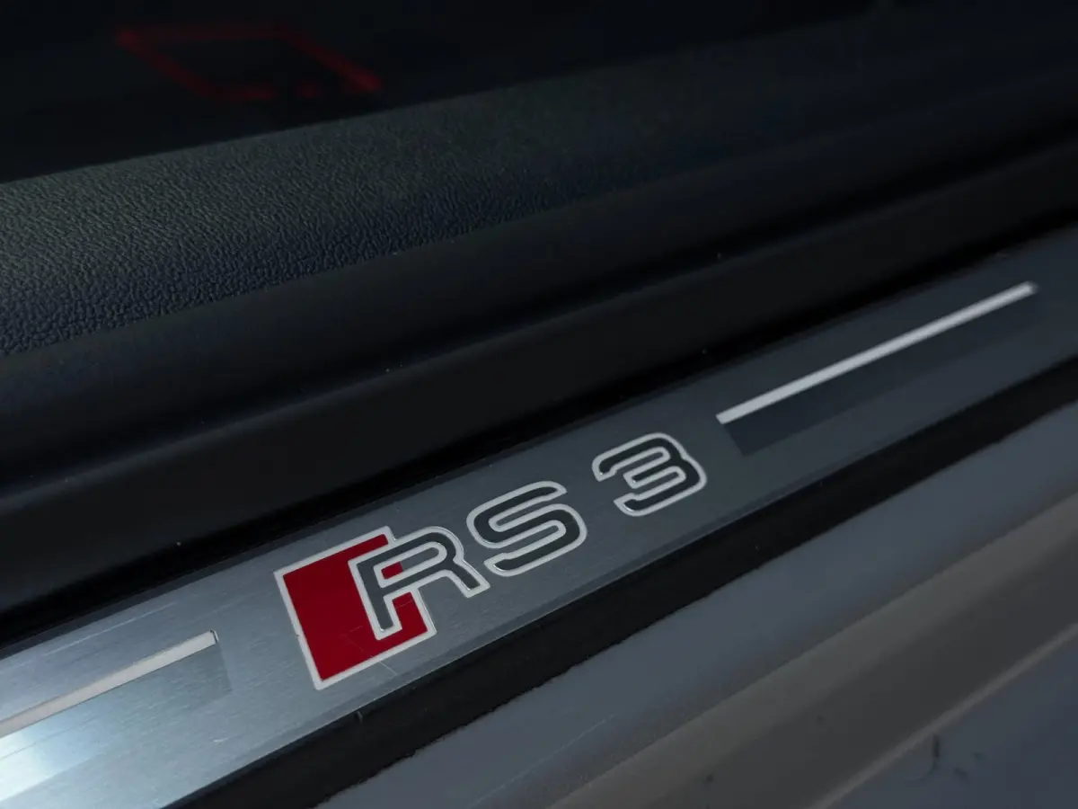 2.5 TFSI RS3 Quattro / Keramisch / Hulk / Carbon / Massage / Pano / Memory / B&O / Carplay / Lane / Garantie /