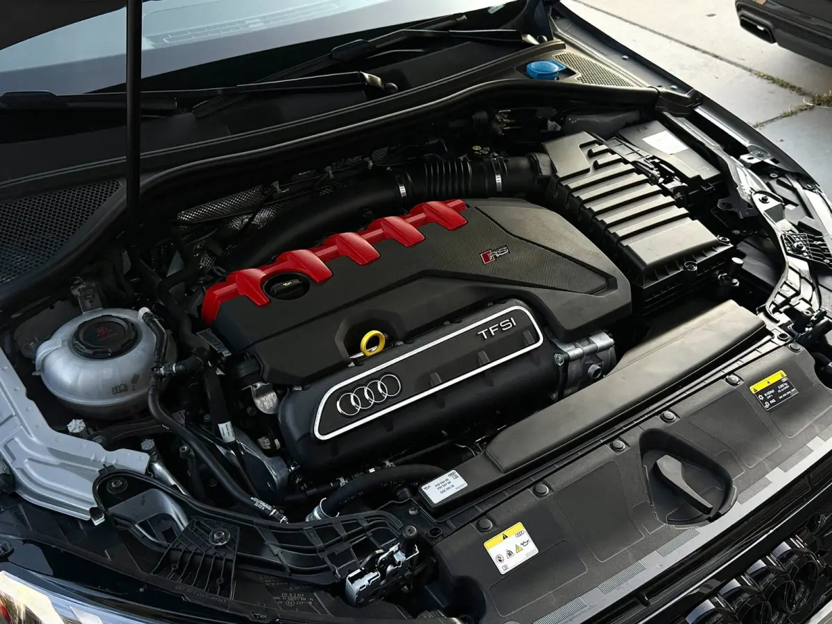 2.5 TFSI RS3 Quattro / Keramisch / Hulk / Carbon / Massage / Pano / Memory / B&O / Carplay / Lane / Garantie /