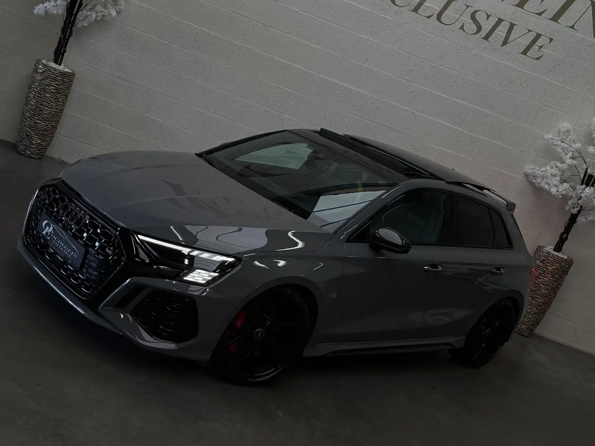 2.5 TFSI RS3 Quattro / Keramisch / Hulk / Carbon / Massage / Pano / Memory / B&O / Carplay / Lane / Garantie /