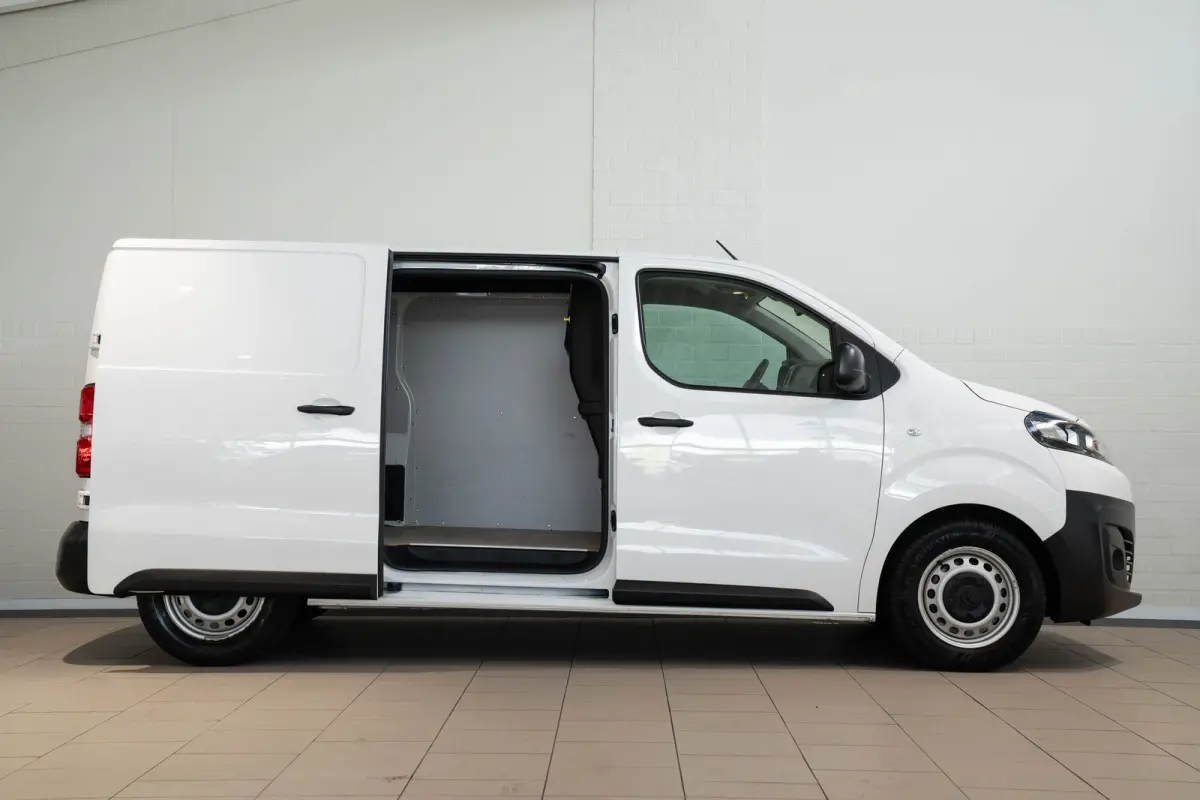 2.0 BlueHDI 145 M Club | Camera | Parkeersensoren | Apple Carplay & Android Auto | Laadruimte Pakket | Cruise Controle |