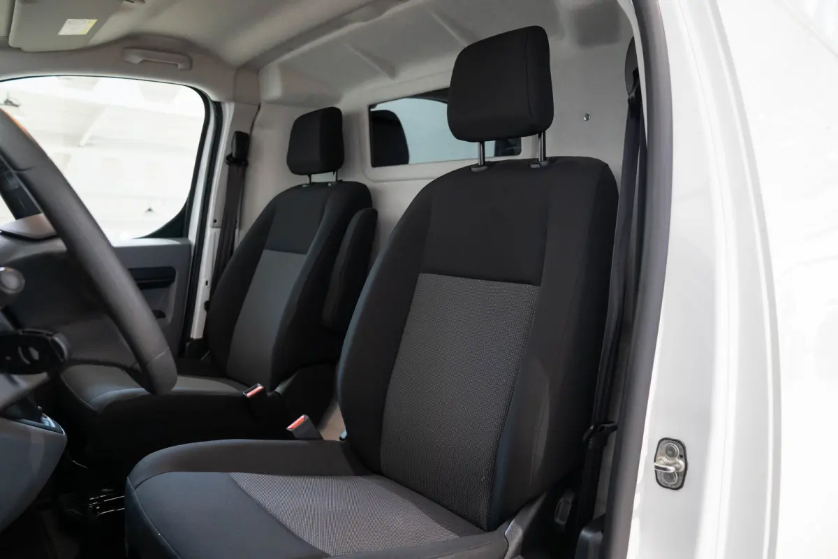 2.0 BlueHDI 145 M Club | Camera | Parkeersensoren | Apple Carplay & Android Auto | Laadruimte Pakket | Cruise Controle |