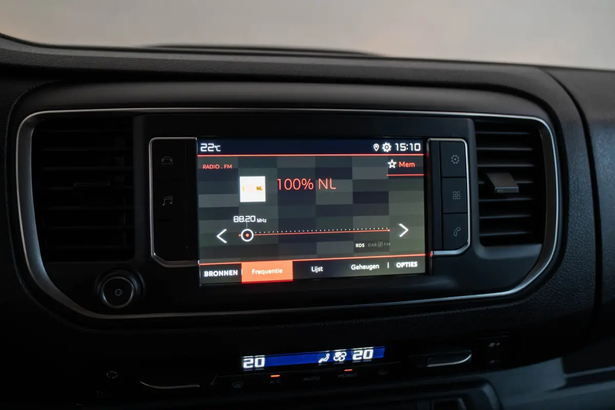 2.0 BlueHDI 145 M Club | Camera | Parkeersensoren | Apple Carplay & Android Auto | Laadruimte Pakket | Cruise Controle |