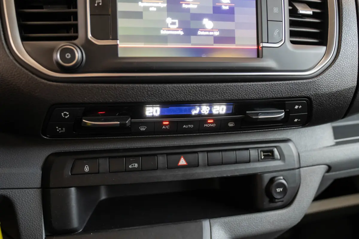 2.0 BlueHDI 145 M Club | Camera | Parkeersensoren | Apple Carplay & Android Auto | Laadruimte Pakket | Cruise Controle |