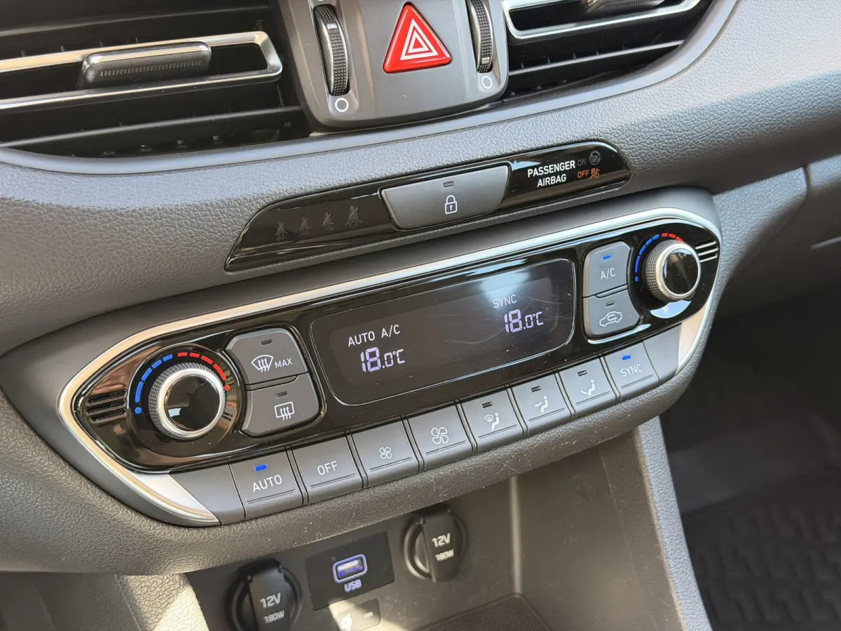 1.0 T-GDi MHEV Comfort Smart Virtual Camera CarPlay Keyless