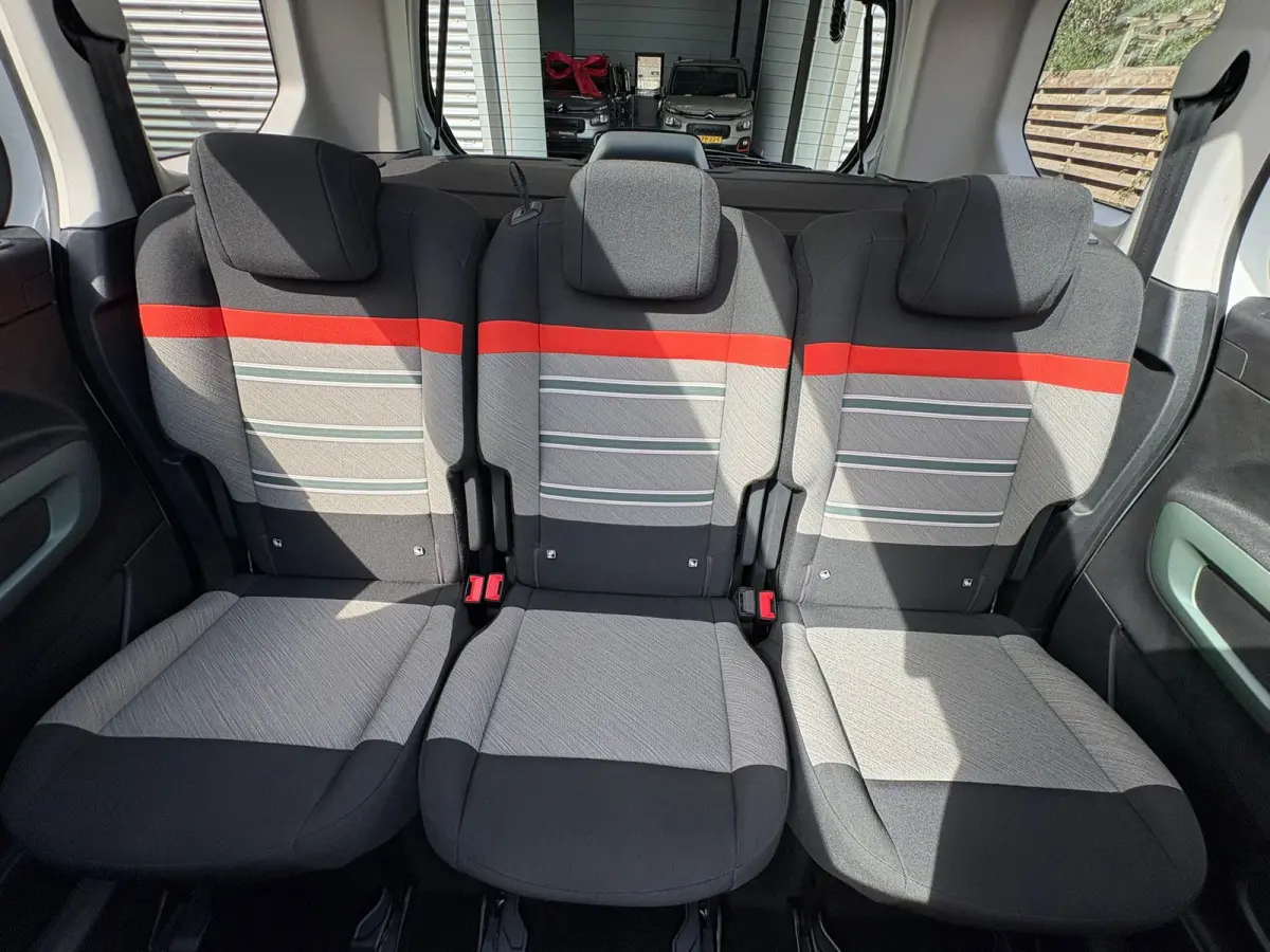 1.2 PureTech Shine WEINIG KM! NIEUW!
