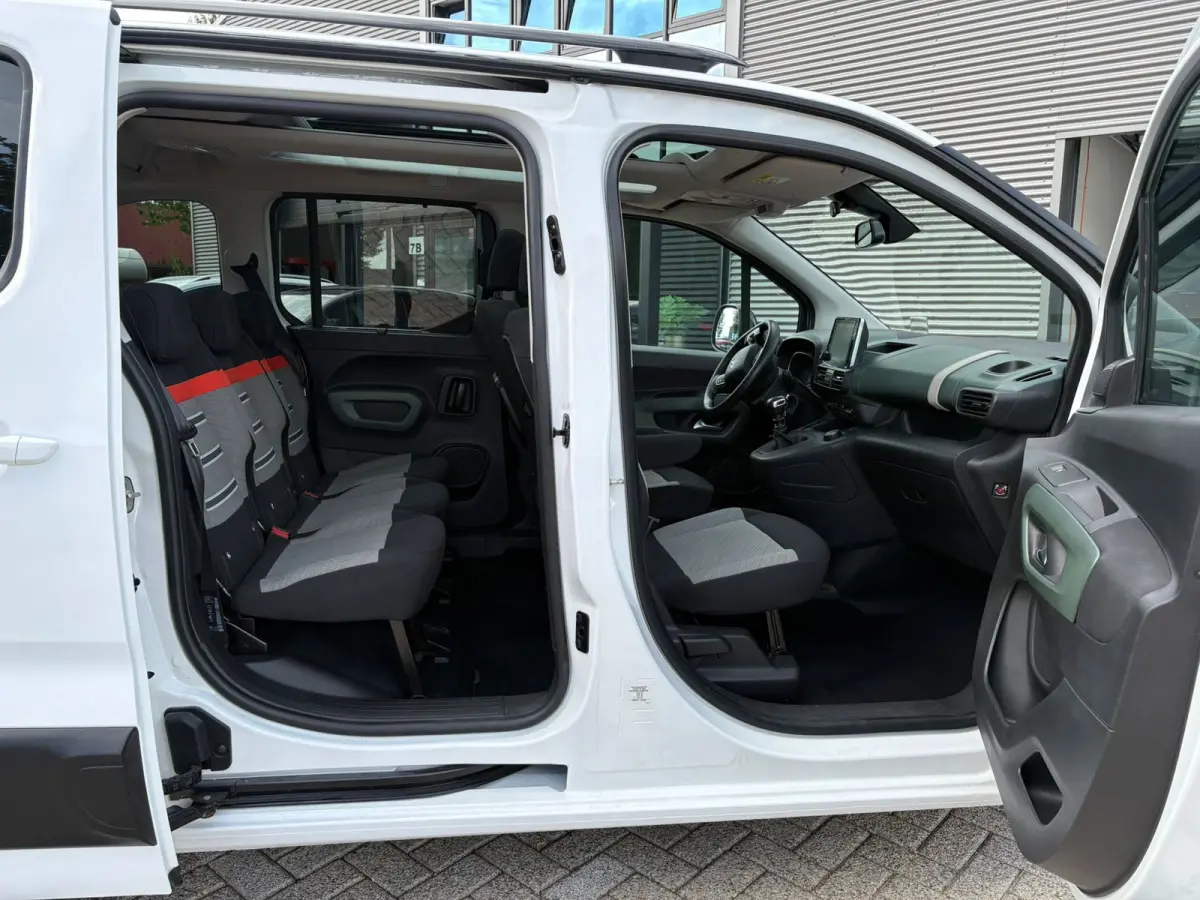 1.2 PureTech Shine WEINIG KM! NIEUW!