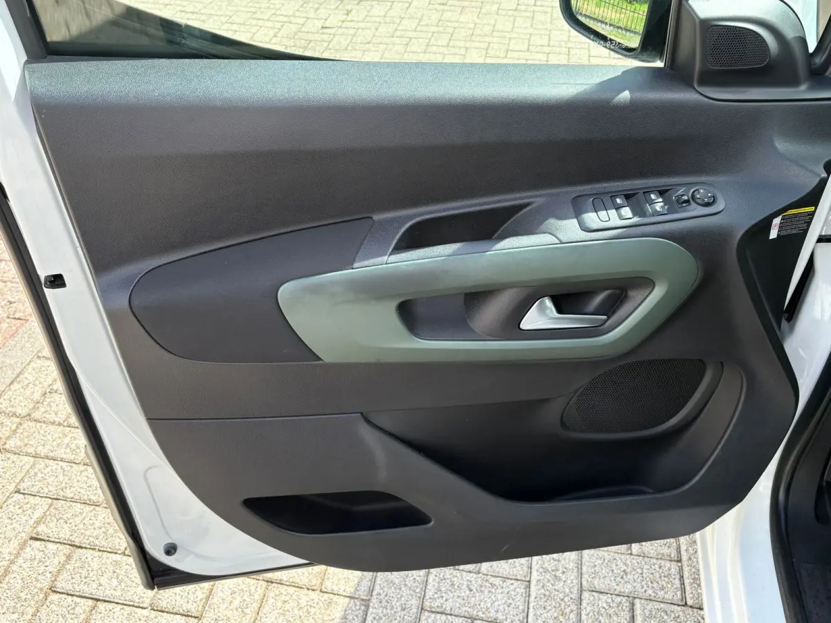 1.2 PureTech Shine WEINIG KM! NIEUW!