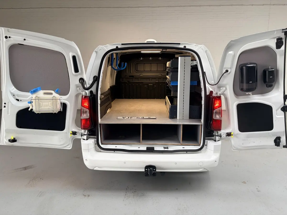 L2H1 Servicewagen 1.5D 100pk Edition, Sortimo inrichting, Groot scherm/navigatie, Trekhaak, RIJKLAARPRIJS!