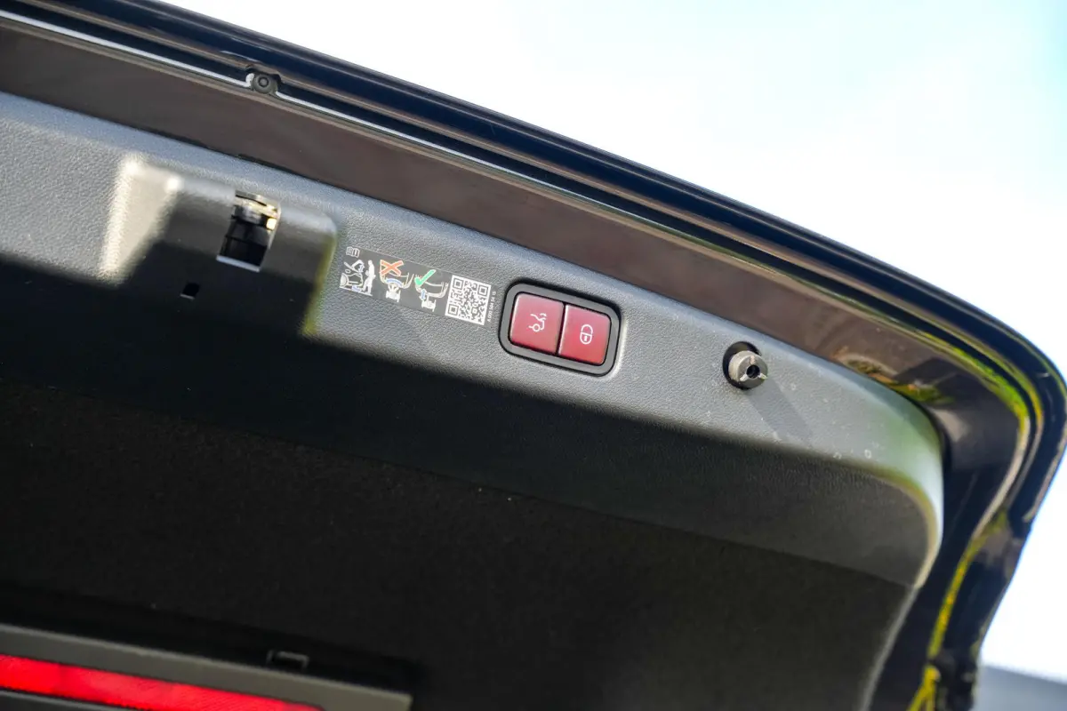 E-klasse 200 Hyperscreen Burmester Stoelkoeling 360 Camera