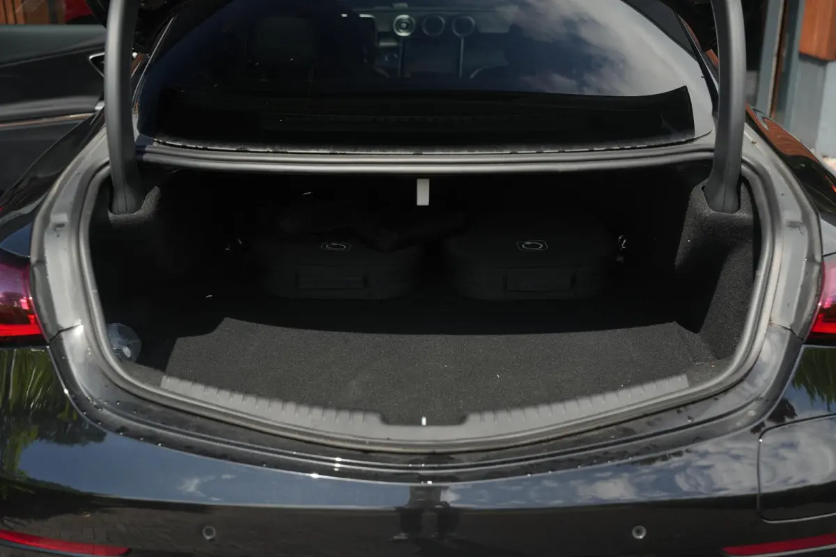 300 e AMG Line Panoramadak Burmester Memory Ambient Keyless
