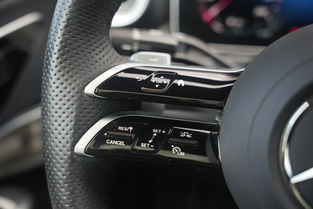 300 e AMG Line Panoramadak Burmester Memory Ambient Keyless