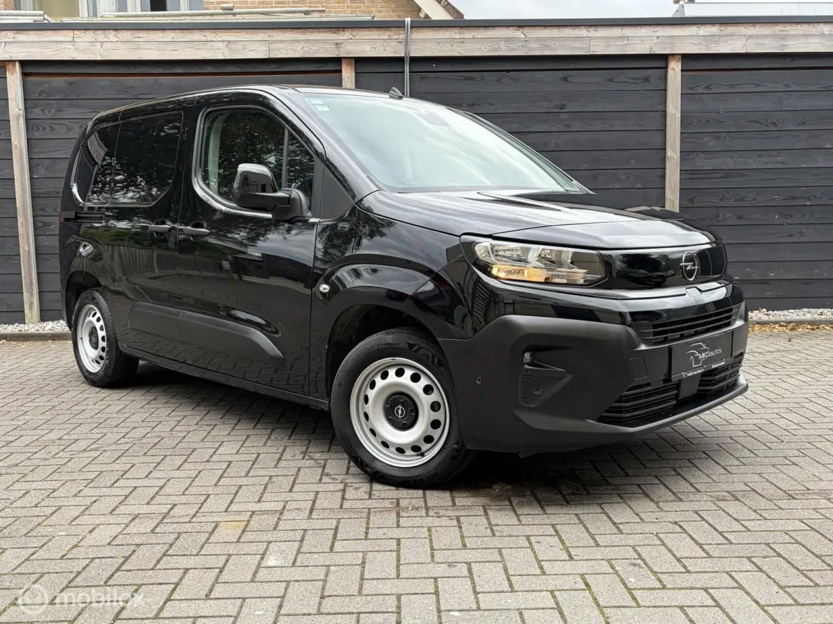 1.5 BlueHDi 102 PK binnenspiegelcamera / airco / FM nav / Carplay / camera 360