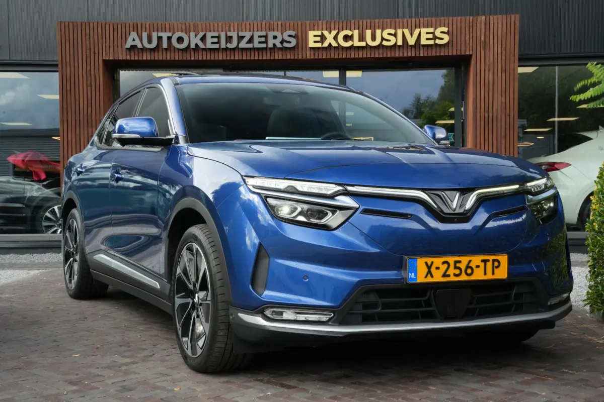 VinFAST Plus 87.7 kWh Apple carplay Cruise control adaptief DAB Mistlampen voor Bots waarschuwing Stuurwielverw.