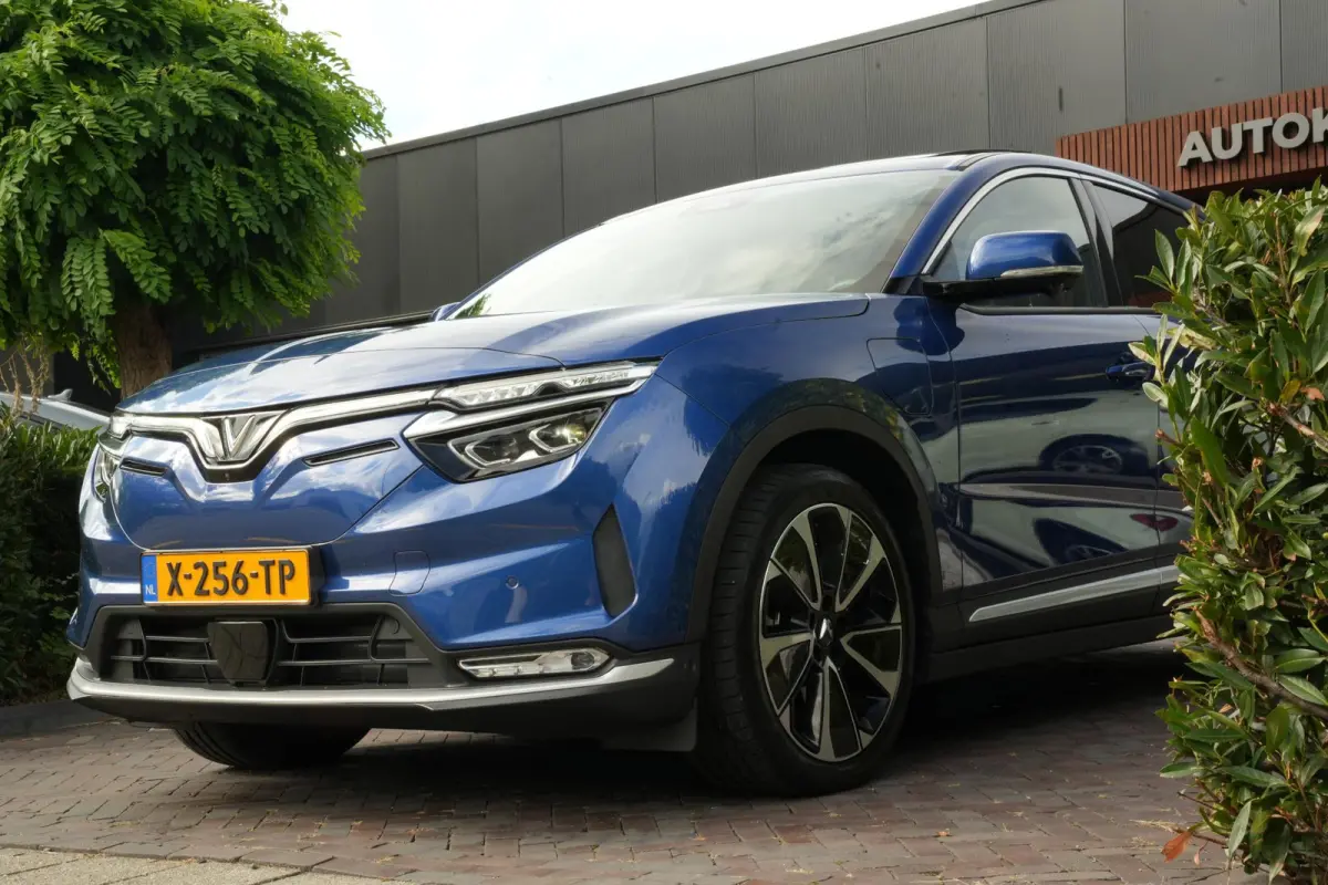 VinFAST Plus 87.7 kWh Apple carplay Cruise control adaptief DAB Mistlampen voor Bots waarschuwing Stuurwielverw.