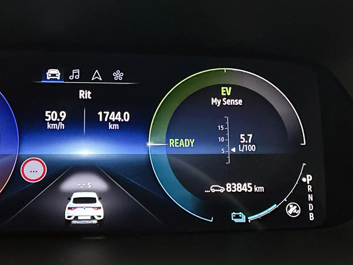 1.6 E-Tech full hybrid 145 techno Automaat / Cruise-ctr. / Airco-ecc / navigatie / Parkeer camera / Apk 05-2028