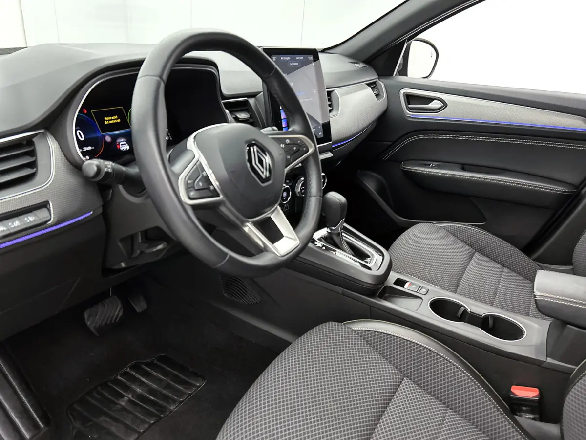 1.6 E-Tech full hybrid 145 techno Automaat / Cruise-ctr. / Airco-ecc / navigatie / Parkeer camera / Apk 05-2028