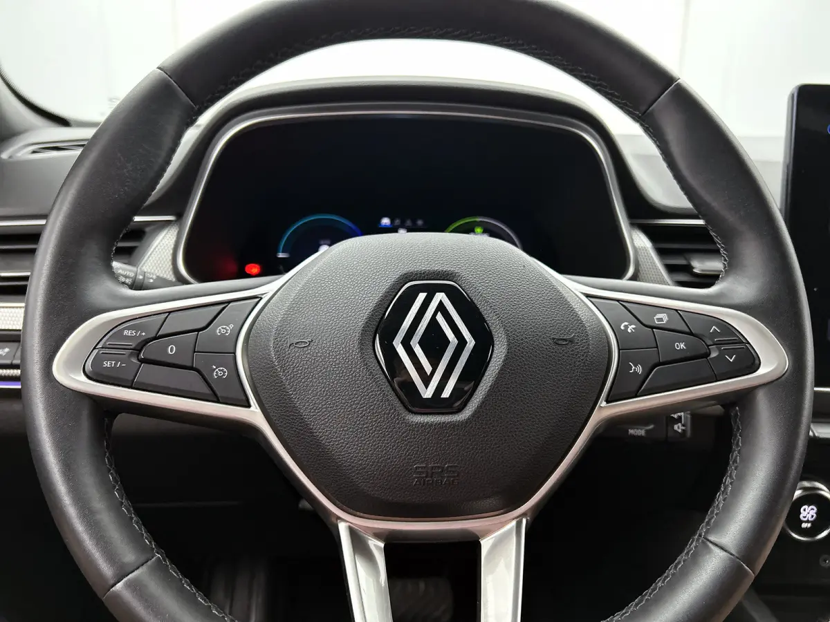 1.6 E-Tech full hybrid 145 techno Automaat / Cruise-ctr. / Airco-ecc / navigatie / Parkeer camera / Apk 05-2028